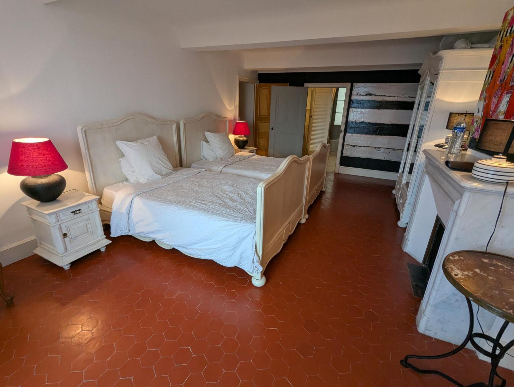 Les Chapeliers Bed and Breakfast Claviers Exteriör bild