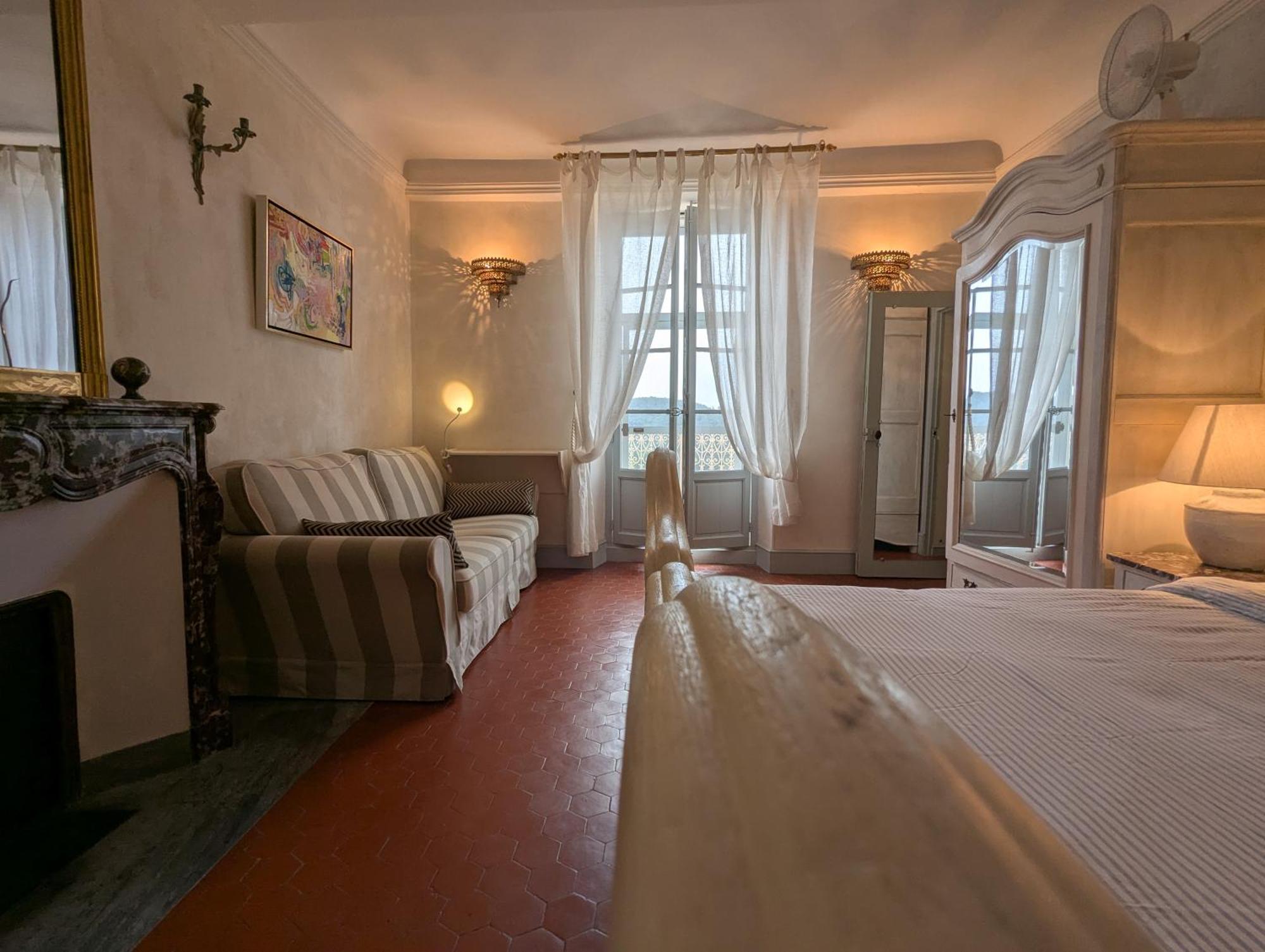 Les Chapeliers Bed and Breakfast Claviers Exteriör bild