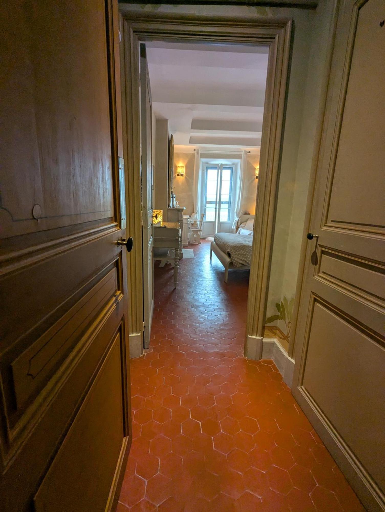Les Chapeliers Bed and Breakfast Claviers Exteriör bild
