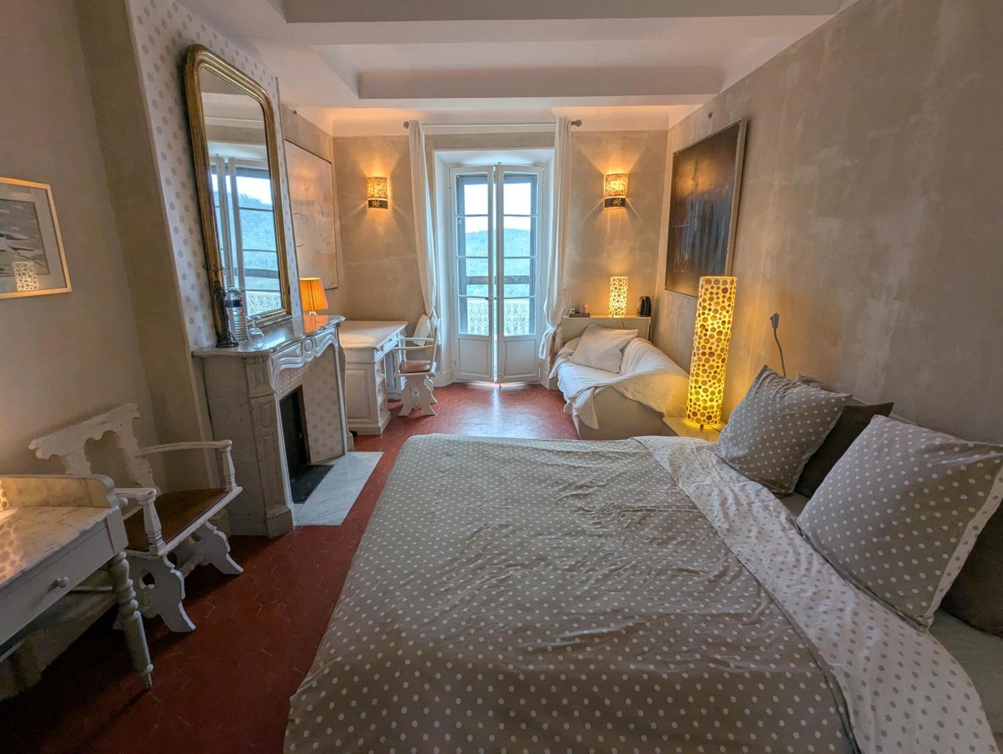 Les Chapeliers Bed and Breakfast Claviers Exteriör bild